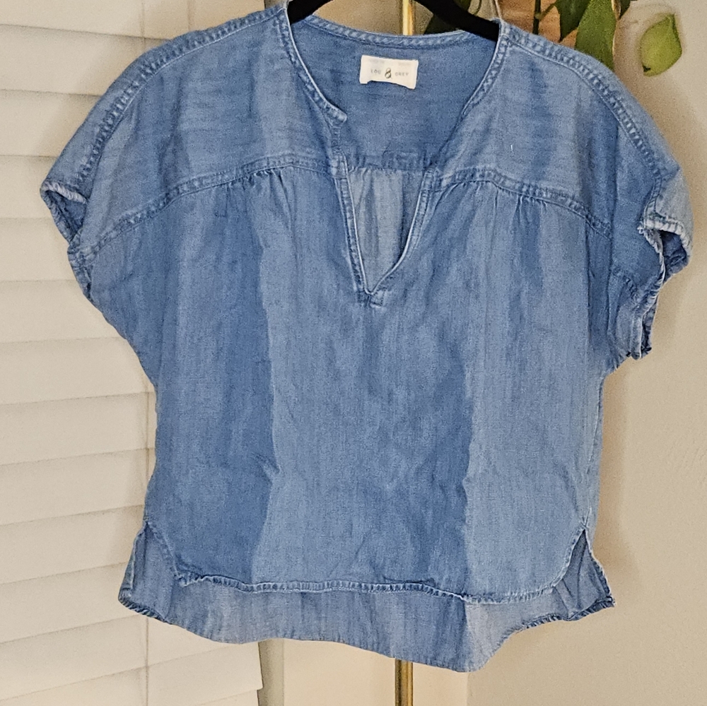 Lou & Grey Light Wash Denim Linen Blend Split Neck Blouse Top